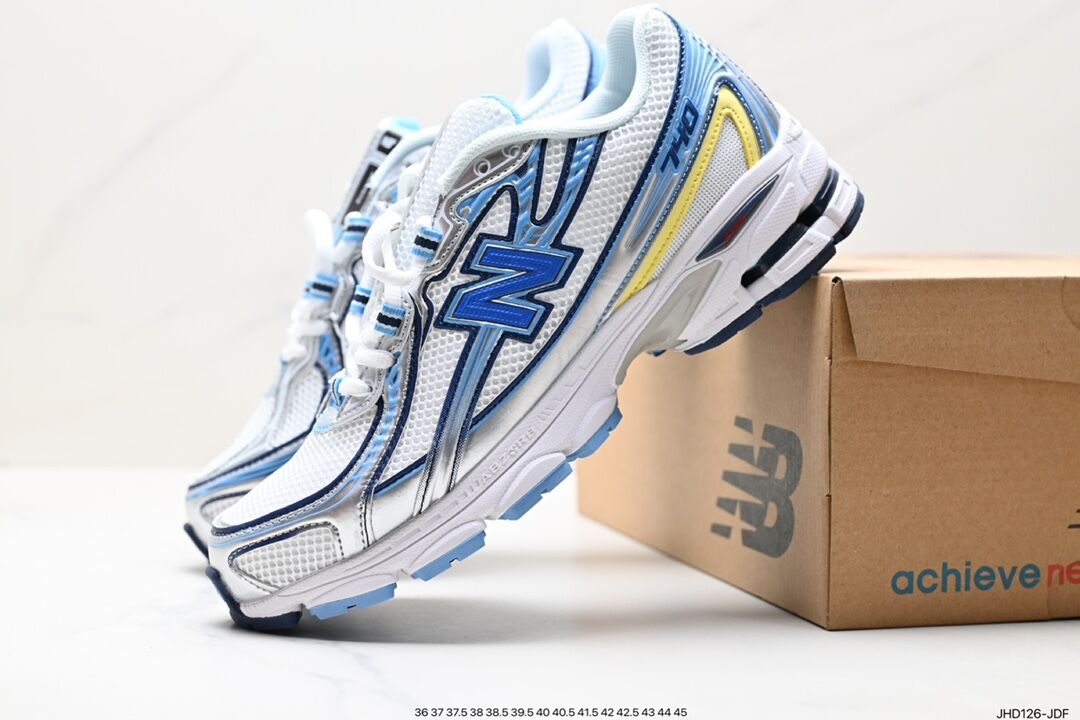 New Balance 740